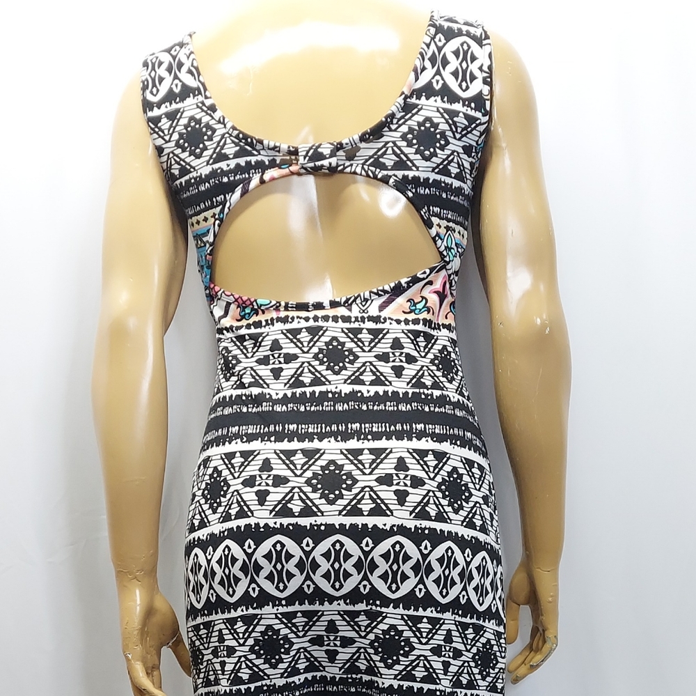 Blue Star Abstract Print Open Back Maxi Dress - Picture 4 of 10